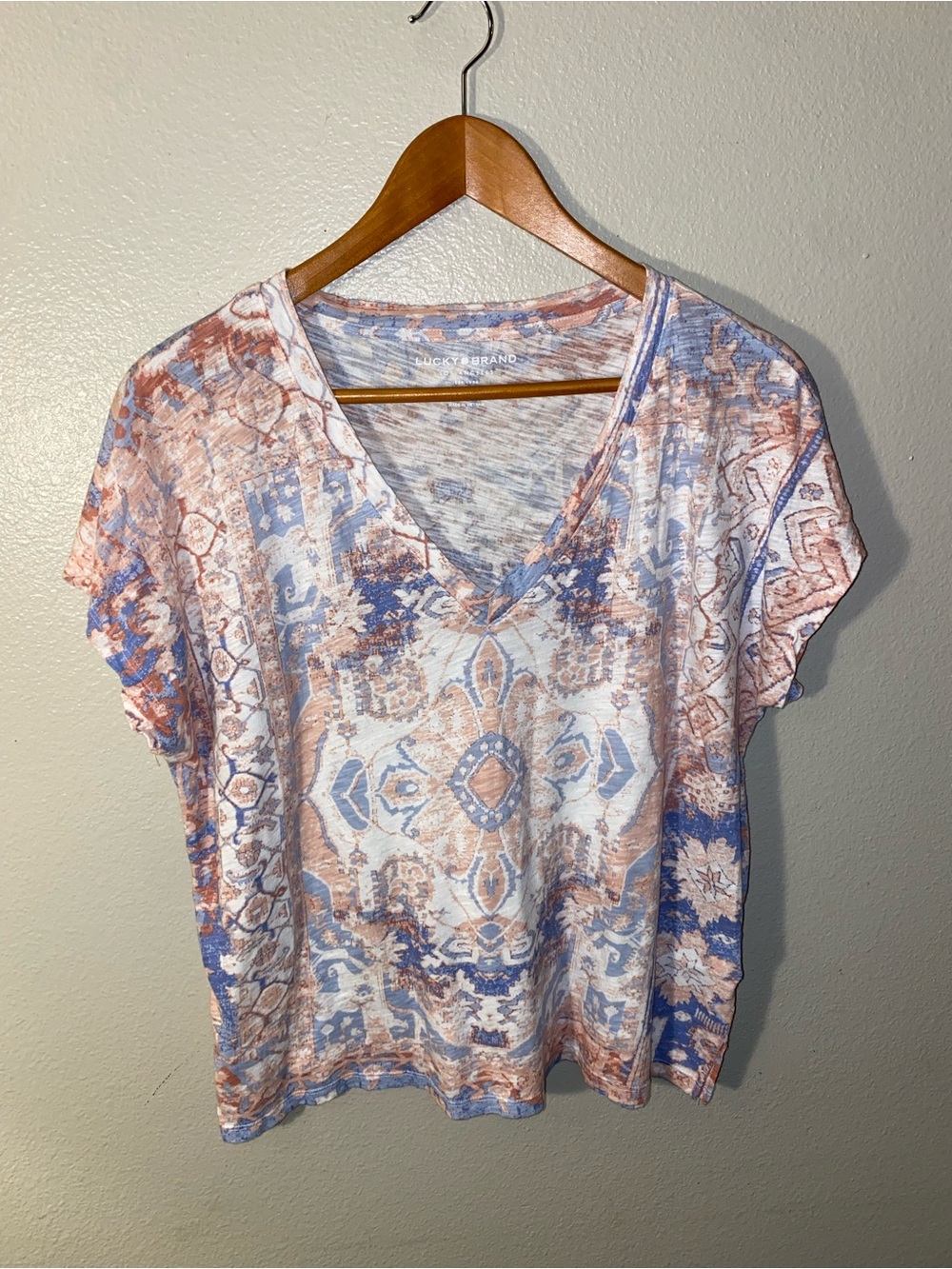 Lucky Brand Boho Medallion Print V-Neck Cotton Blend Tee Blue Pink Medium